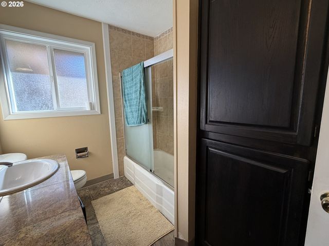 3908 GIFFORD Pl, Washougal, WA 98671