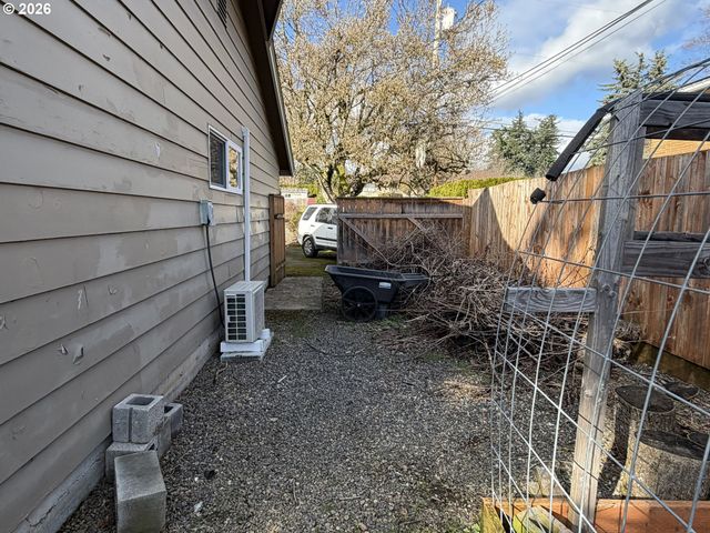 3908 GIFFORD Pl, Washougal, WA 98671