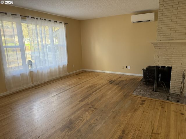 3908 GIFFORD Pl, Washougal, WA 98671