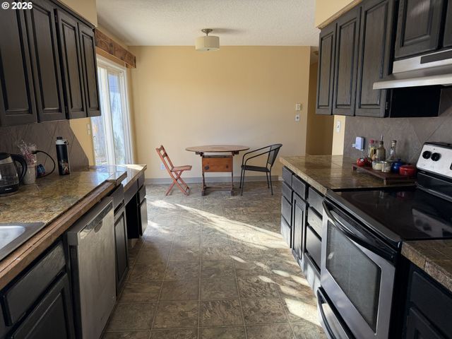 3908 GIFFORD Pl, Washougal, WA 98671