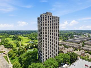 5000 Town Center 1806, Southfield, MI 48075