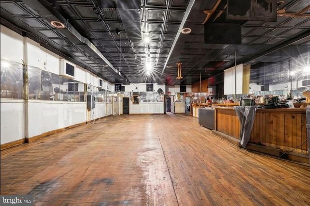 5300-02 MARKET ST, Philadelphia, PA 19139