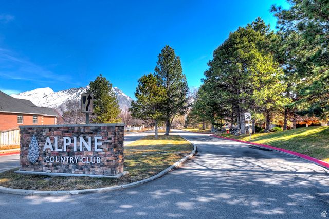 10531 N ALPINE HWY, Highland, UT 84003