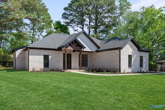 6306 Sheri Drive NW, Huntsville, AL 35806