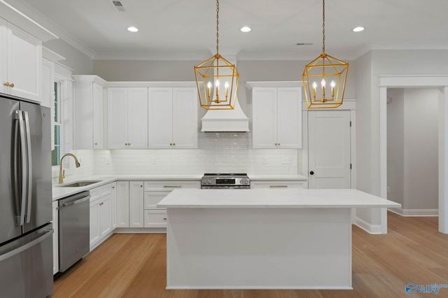 6306 Sheri Drive NW, Huntsville, AL 35806