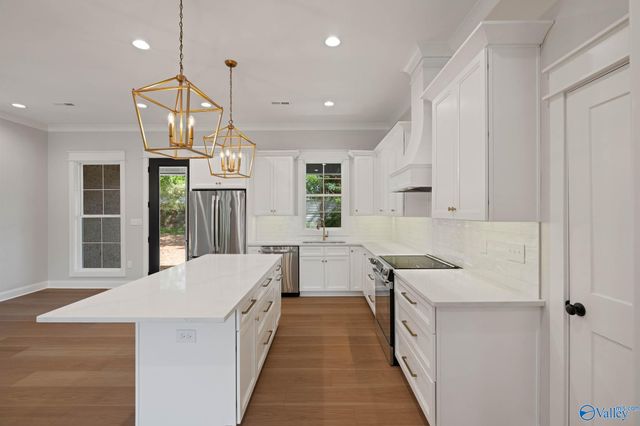 6306 Sheri Drive NW, Huntsville, AL 35806