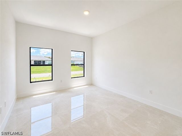 2212 NE 39th TER, Cape Coral, FL 33909
