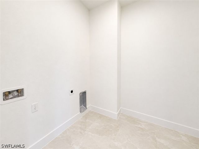 2212 NE 39th TER, Cape Coral, FL 33909