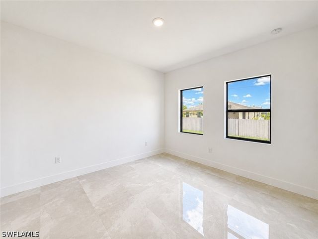 2212 NE 39th TER, Cape Coral, FL 33909