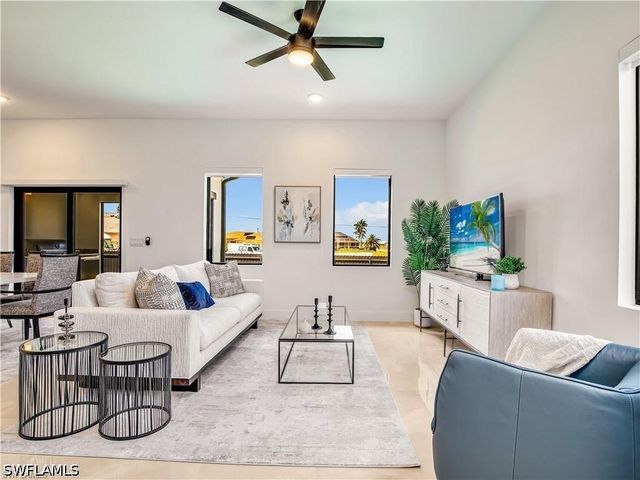 2212 NE 39th TER, Cape Coral, FL 33909