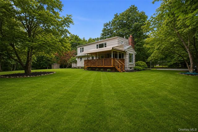 59 Smith Hill Road, Airmont, NY 10952