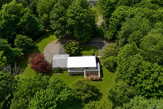 59 Smith Hill Road, Airmont, NY 10952