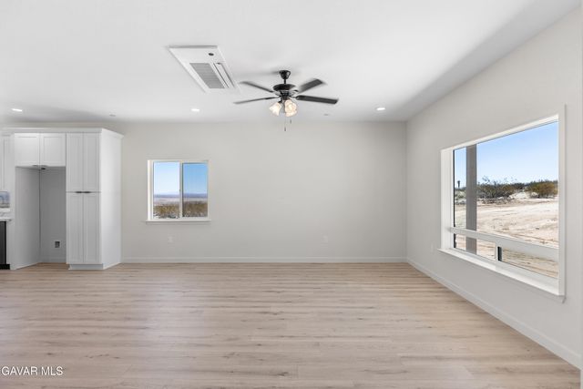 10201 Crest Road, California City, CA 93505