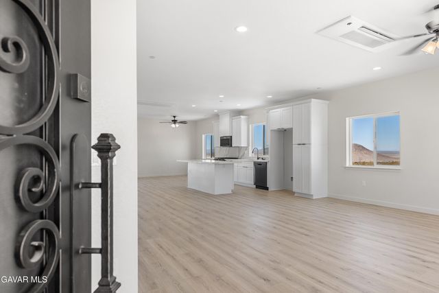 10201 Crest Road, California City, CA 93505