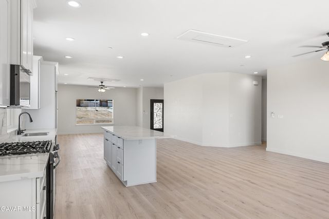 10201 Crest Road, California City, CA 93505