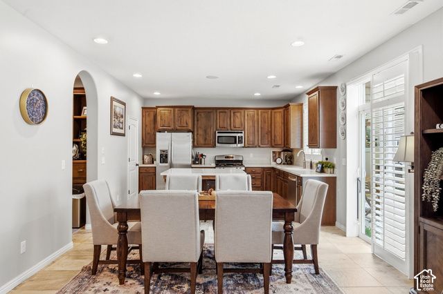 1056 W STONEHAVEN DR, North Salt Lake, UT 84054