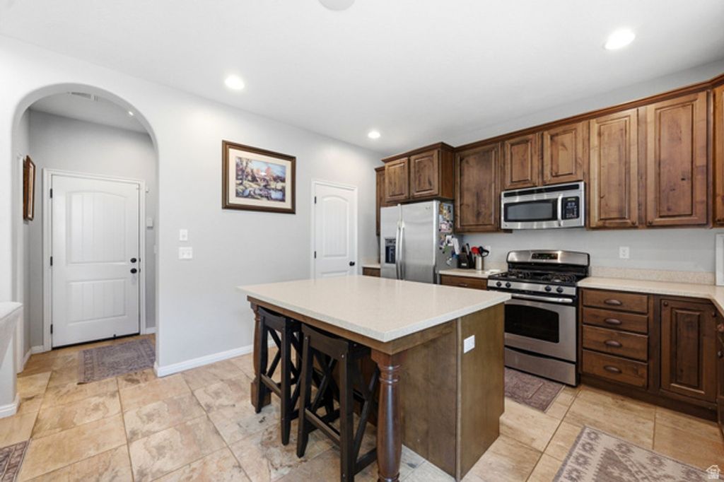 1056 W STONEHAVEN DR, North Salt Lake, UT 84054 — photo 4