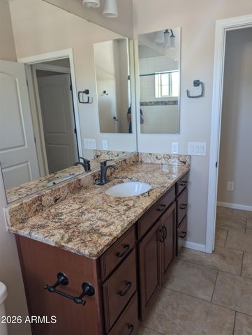 900 S CANAL Drive 206, Chandler, AZ 85225