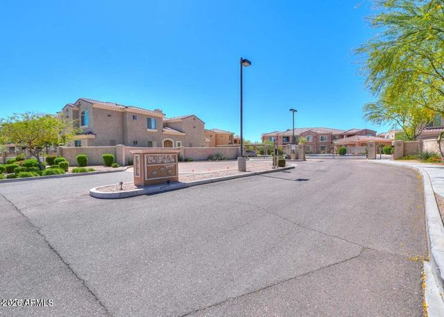 900 S CANAL Drive 206, Chandler, AZ 85225