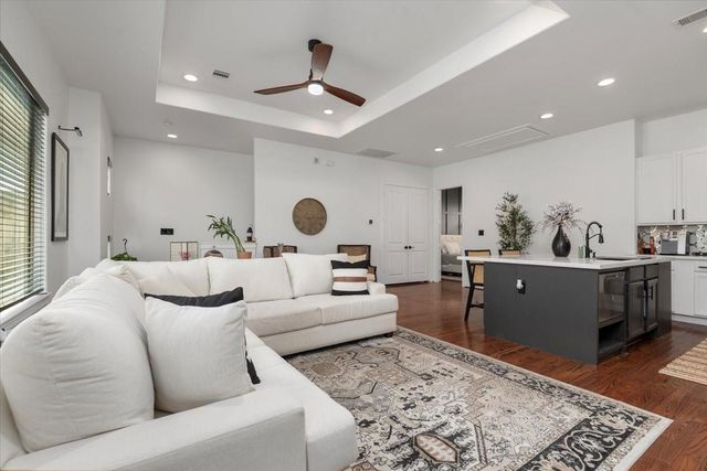 3814 Center Street, Houston, TX 77007