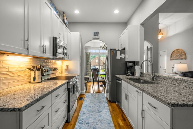 848 Sycamore Dr, Springfield, TN 37172