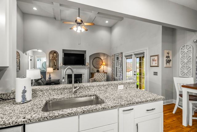 848 Sycamore Dr, Springfield, TN 37172