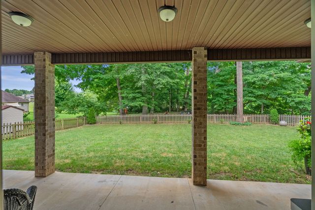 848 Sycamore Dr, Springfield, TN 37172
