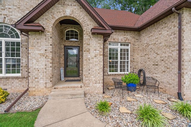 848 Sycamore Dr, Springfield, TN 37172
