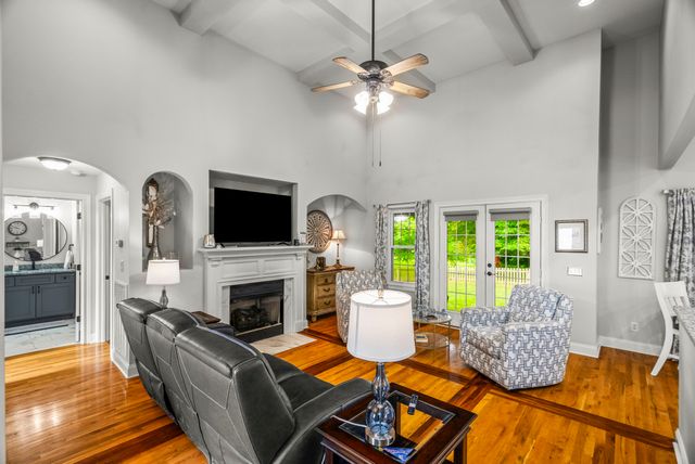 848 Sycamore Dr, Springfield, TN 37172