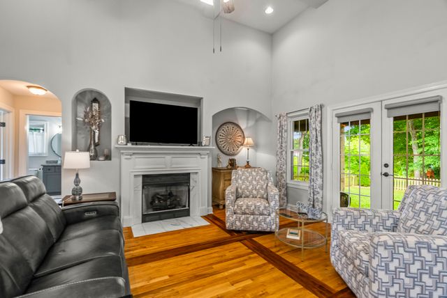 848 Sycamore Dr, Springfield, TN 37172