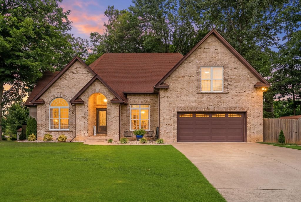 848 Sycamore Dr, Springfield, TN 37172