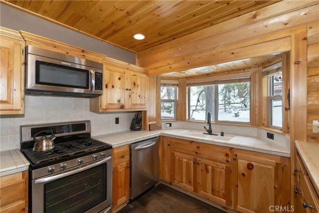 43442 Bow Canyon, Big Bear Lake, CA 92315