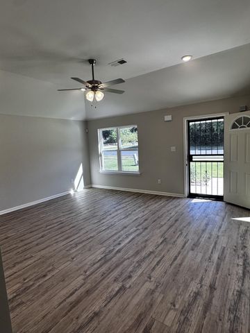 5243 ZODIAC RD, Memphis, TN 38118