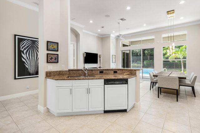 8138 Valhalla Drive, Delray Beach, FL 33446