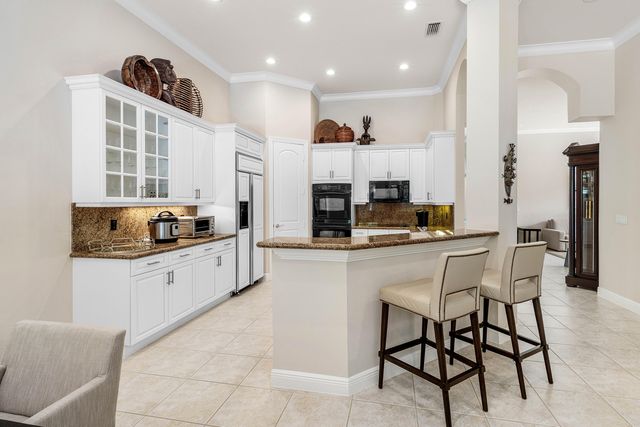 8138 Valhalla Drive, Delray Beach, FL 33446