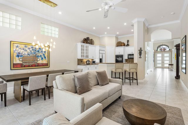 8138 Valhalla Drive, Delray Beach, FL 33446