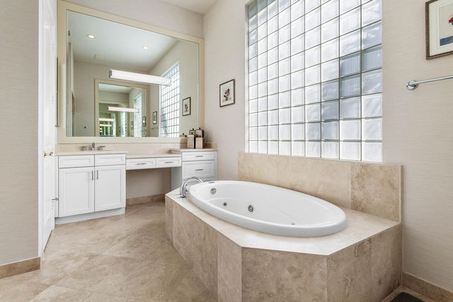 8138 Valhalla Drive, Delray Beach, FL 33446