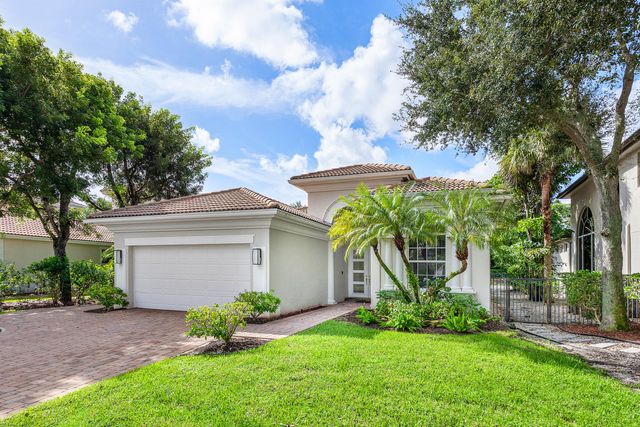 8138 Valhalla Drive, Delray Beach, FL 33446