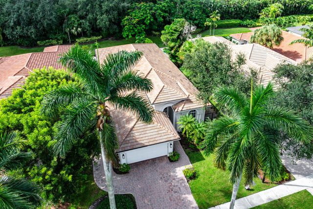 8138 Valhalla Drive, Delray Beach, FL 33446