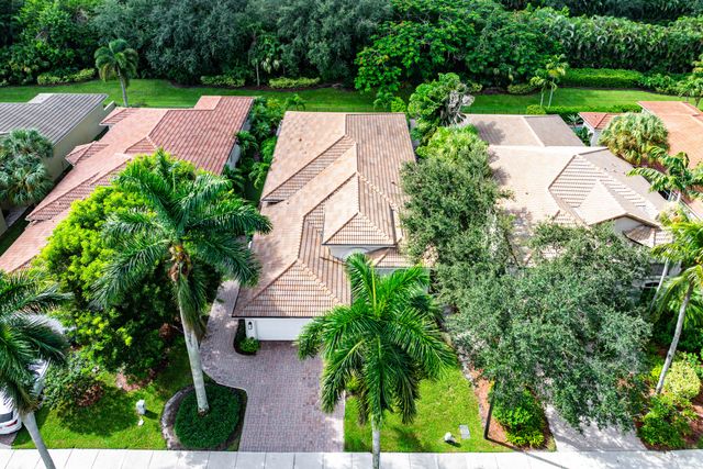 8138 Valhalla Drive, Delray Beach, FL 33446