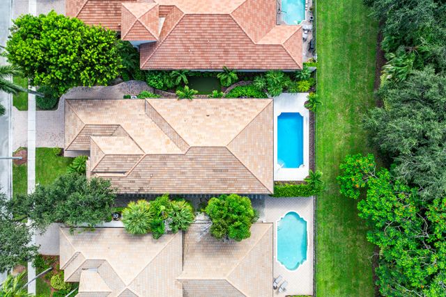 8138 Valhalla Drive, Delray Beach, FL 33446