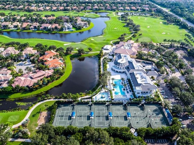 8138 Valhalla Drive, Delray Beach, FL 33446