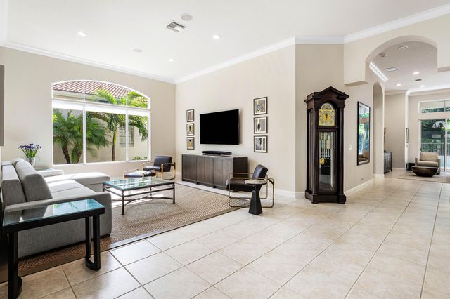 8138 Valhalla Drive, Delray Beach, FL 33446