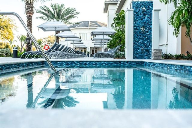 8138 Valhalla Drive, Delray Beach, FL 33446
