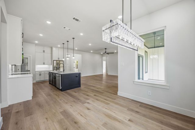 512 Waikiki Trail, Tool, TX 75143