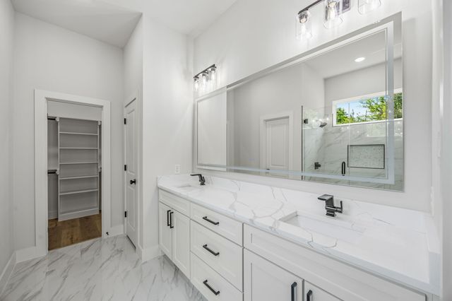 512 Waikiki Trail, Tool, TX 75143