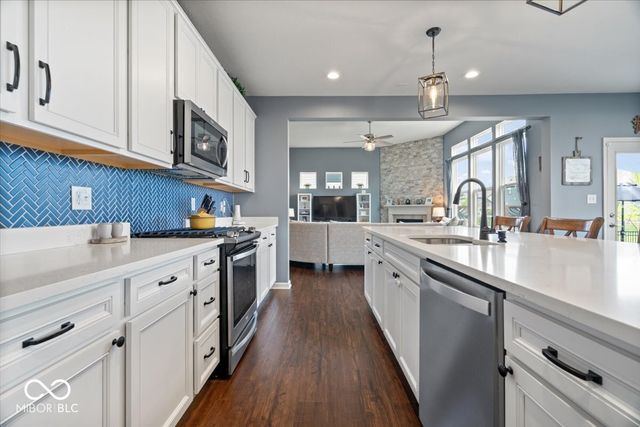 8594 Verbena Road, Zionsville, IN 46077