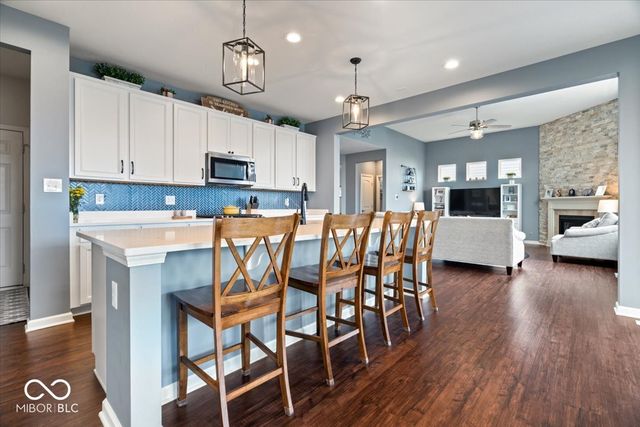 8594 Verbena Road, Zionsville, IN 46077