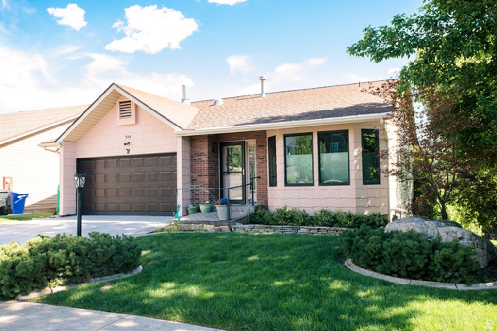 389 E 3350 N, North Ogden, UT 84414