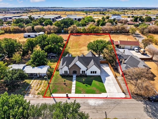 717 Easley Street, White Settlement, TX 76108